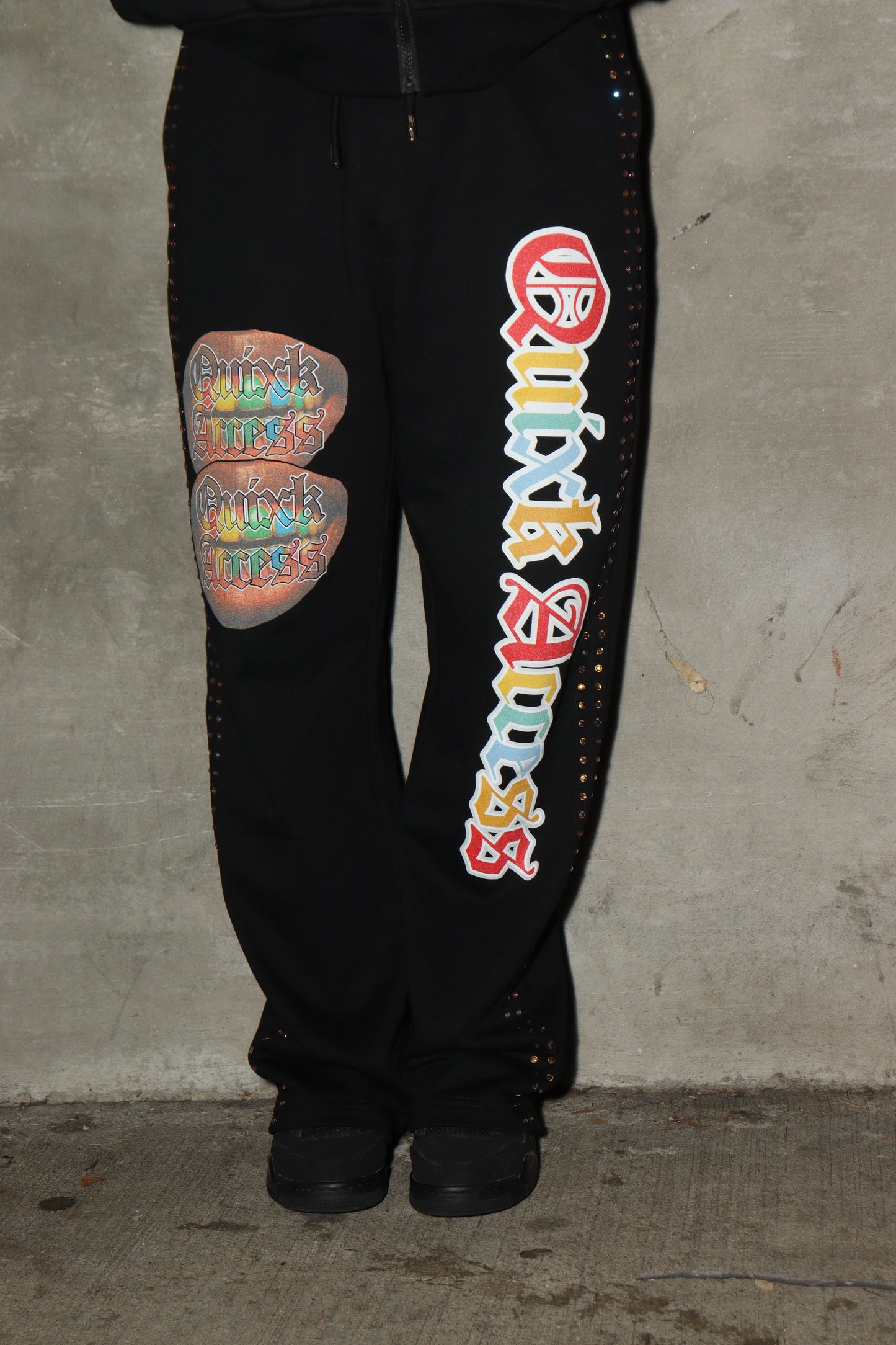 Black Quixk Access Sweatpants